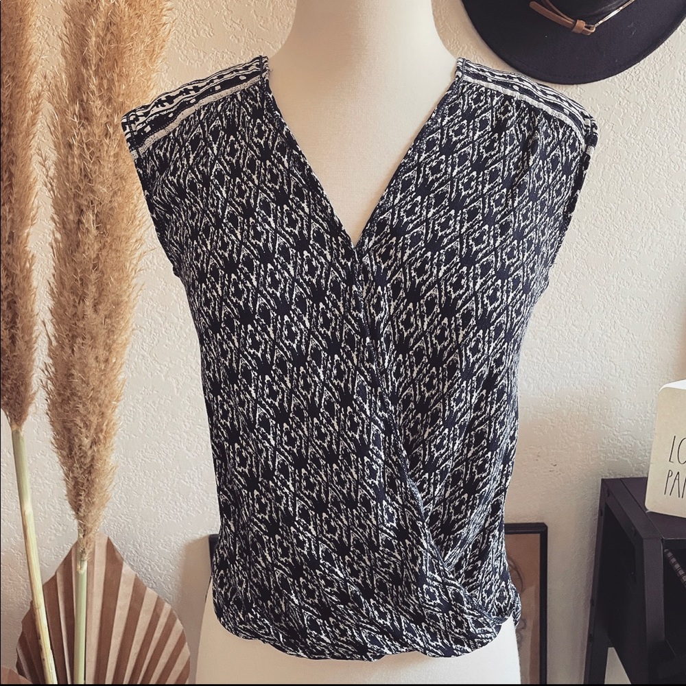 Max Studio Hi-Lo Top XS